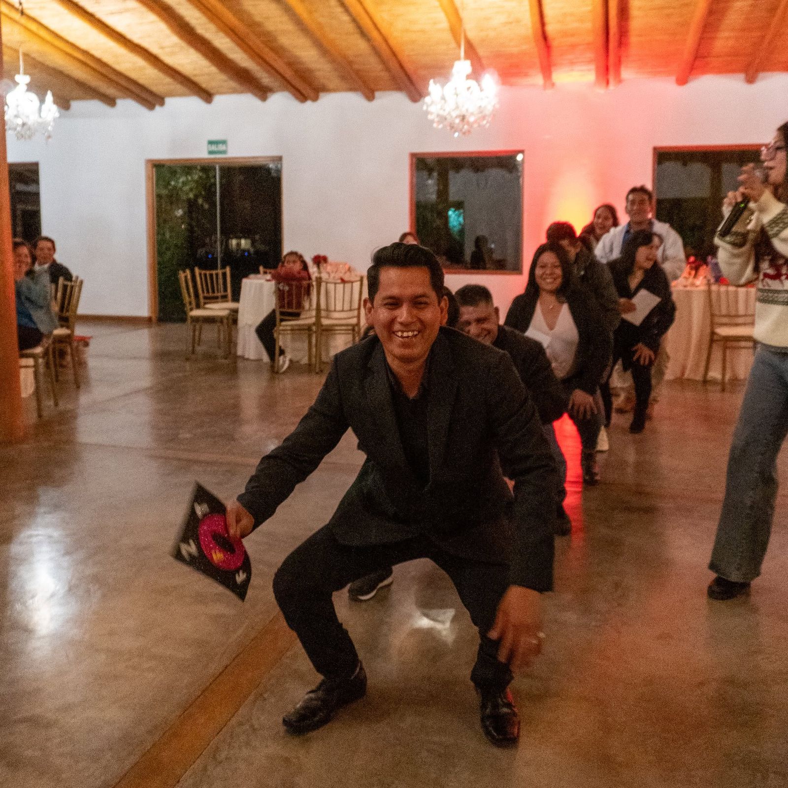 Hora loca en un evento de adultos
